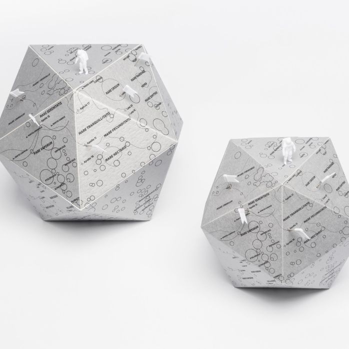 Globe à assembler cartonné - There The Moon Globe