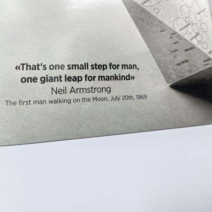 Globe à assembler cartonné - There The Moon Globe