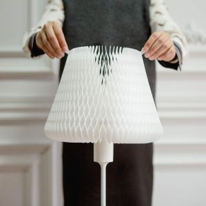 Lampe à poser en papier NANUM 