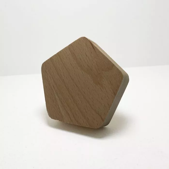 Patères pentagones