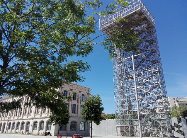 la tour observatoire de la Cité du design